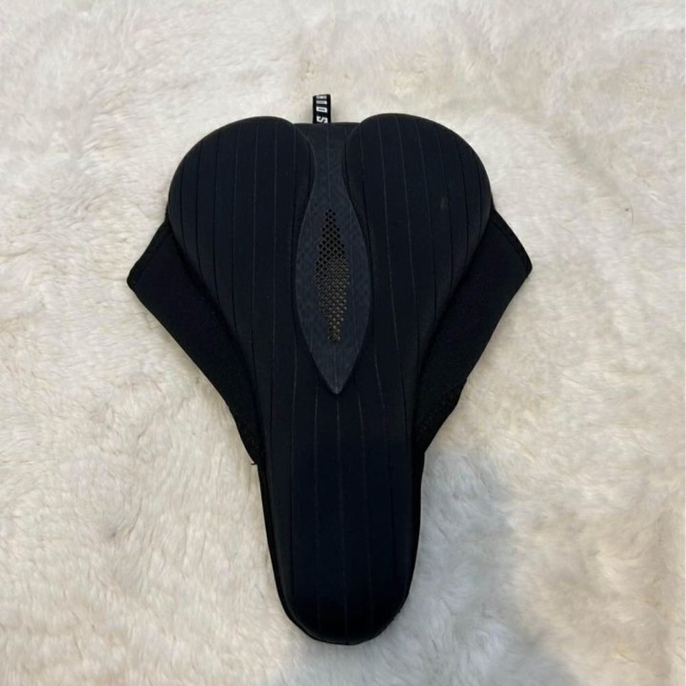 Gel bike seat. Velcro. Anti slip.